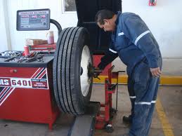 Servicio de Alineación y Balanceo electrónico Alineación y Balanceo de llantas